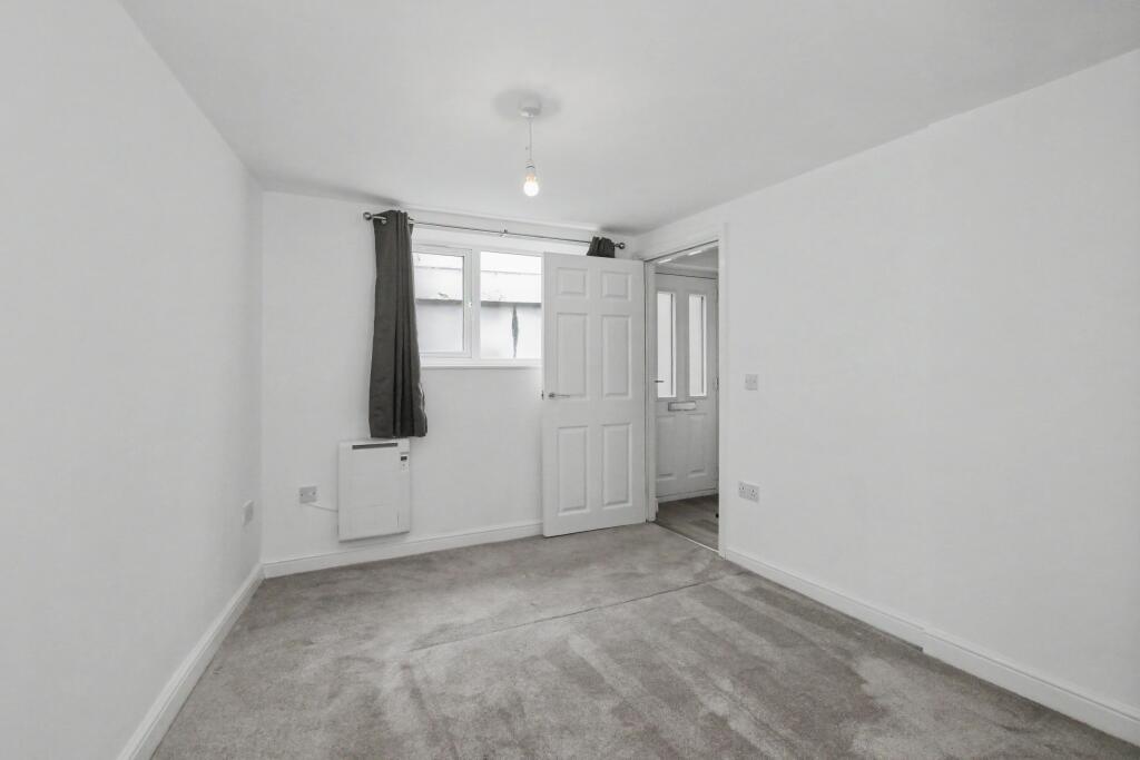 Apartment in Stockport - View 4