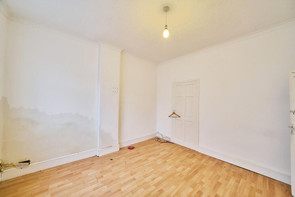 Buckingham Road, London, E15 - View 5