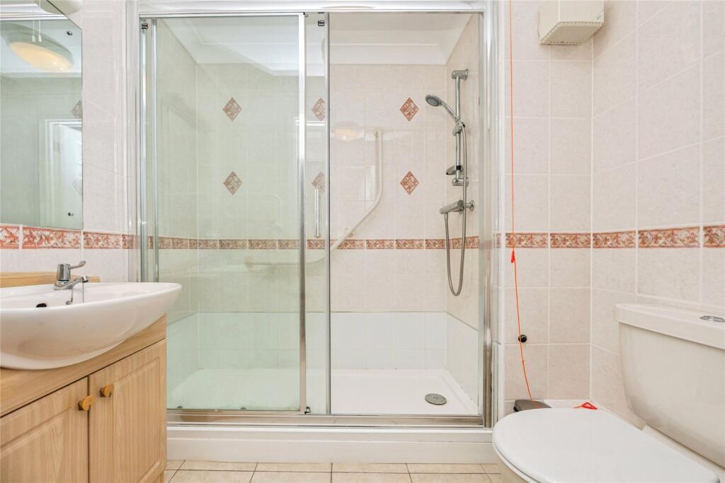 Apartment in Wychavon, Witton, Droitwich Spa - View 5