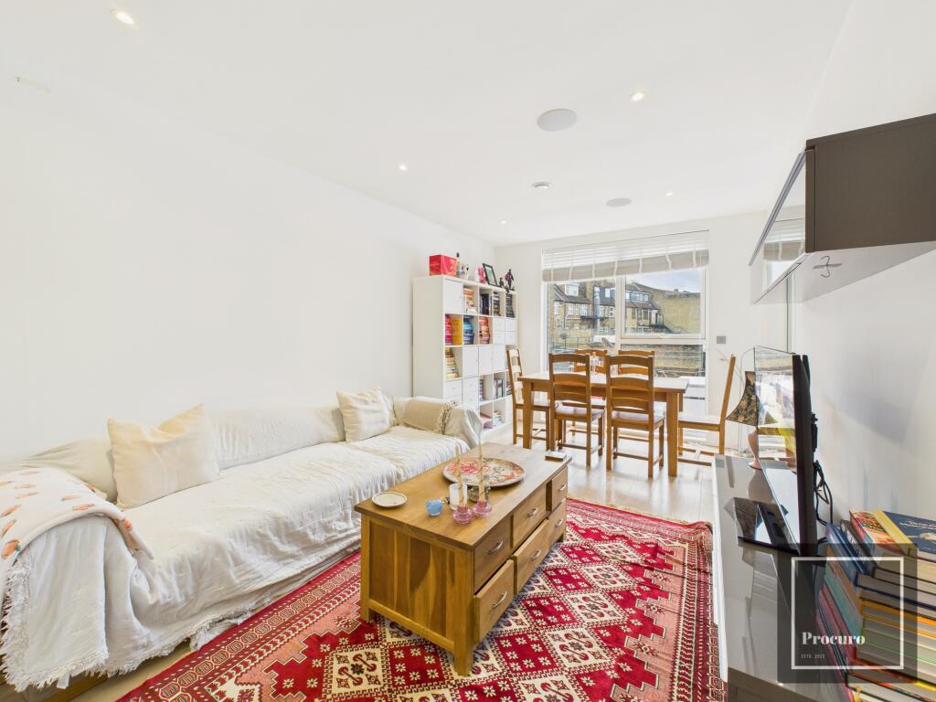 Main image of property: Stockwell Park Walk, London, SW9 0FG