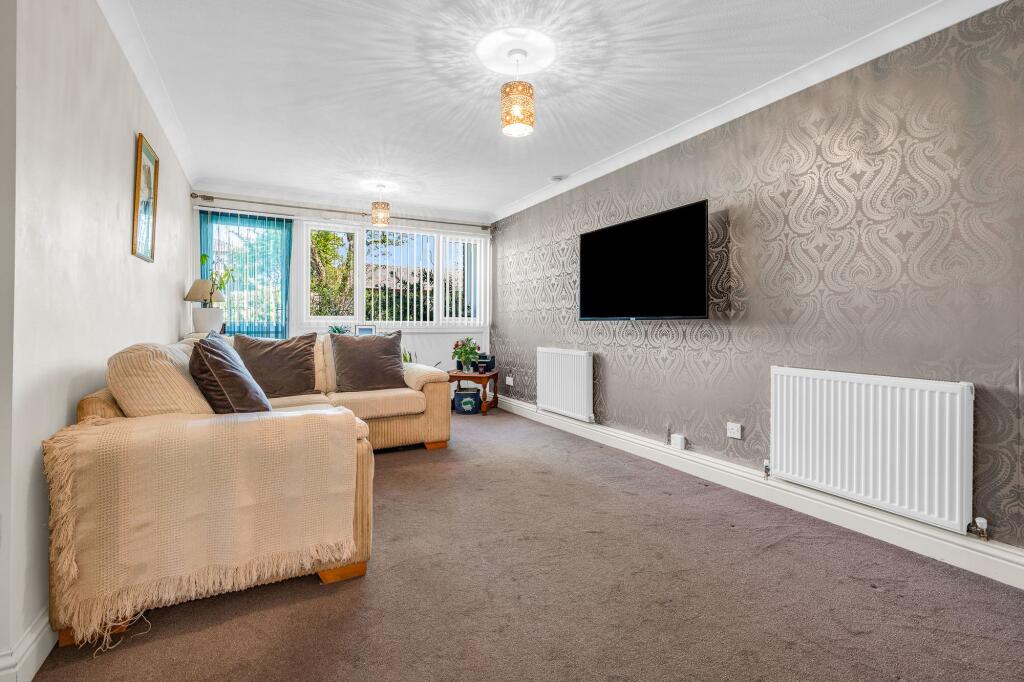 Crib Street, Ware, SG12 photo 4