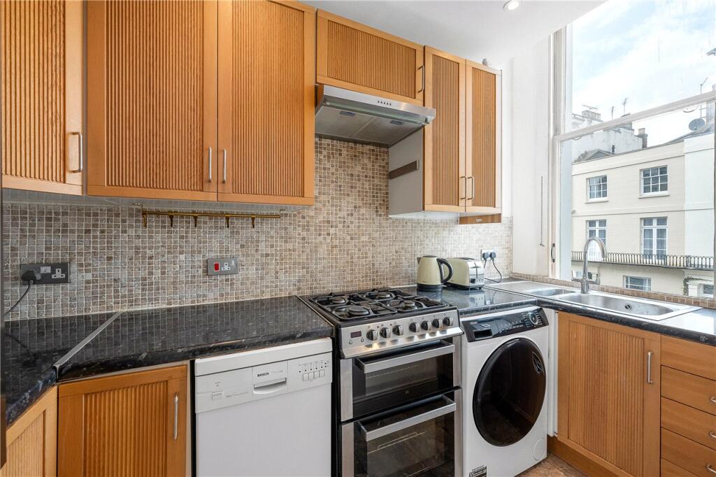 Apartment in London, Kensington - View 5