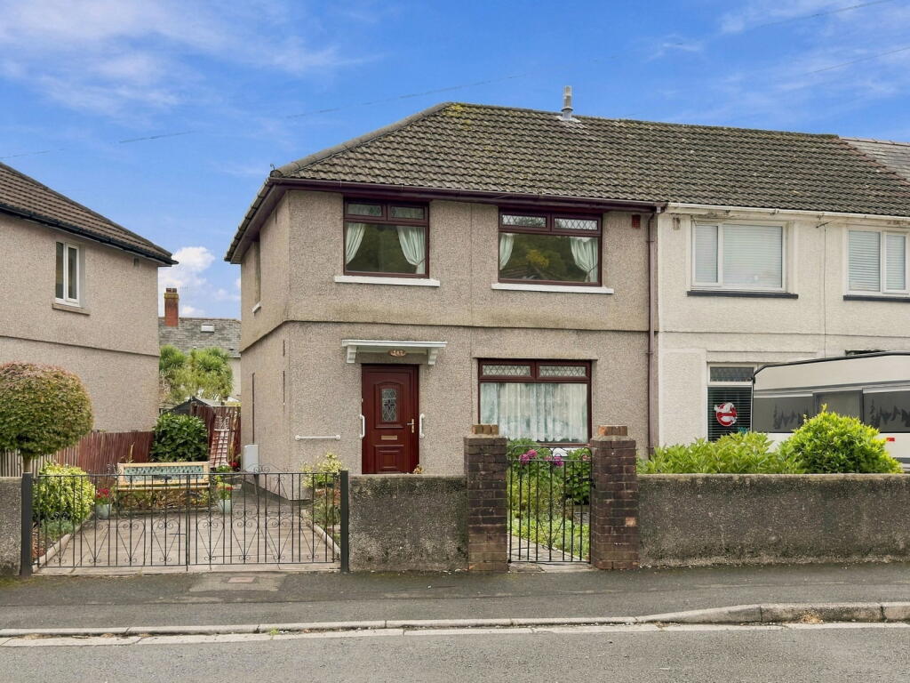 Main image of property: Ty Isaf Park Avenue, Risca