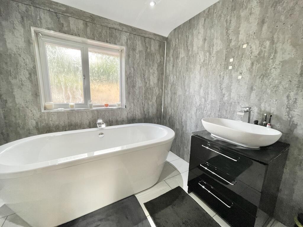 House in Dudley, West Midlands - View 4