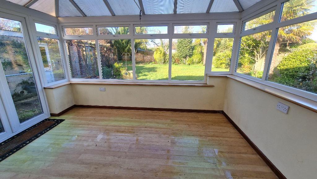 Meadow Drive, Bembridge, Isle of Wight, PO35 5XZ photo 3