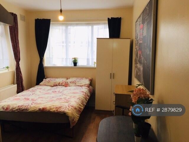Main image of property: Hornsey Park Road, London, N8