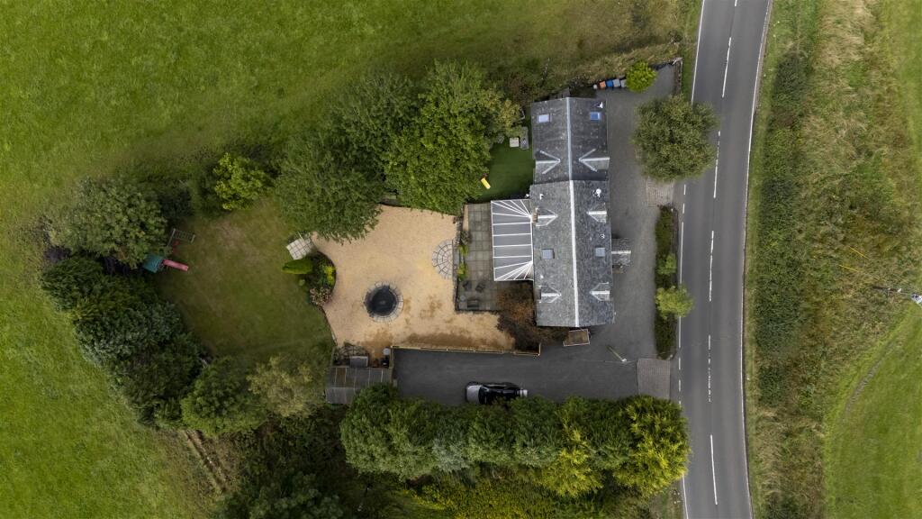 House in Stepps, North Lanarkshire - View 4