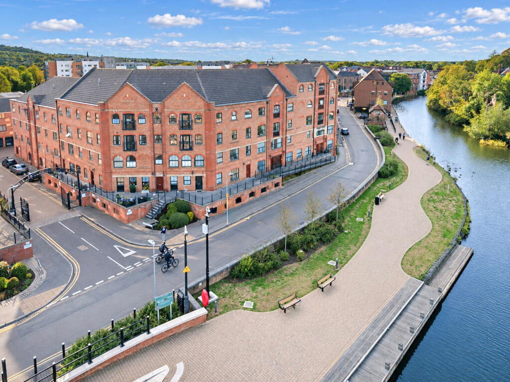Main image of property: Whitefriars Wharf, Tonbridge, TN9 1QR