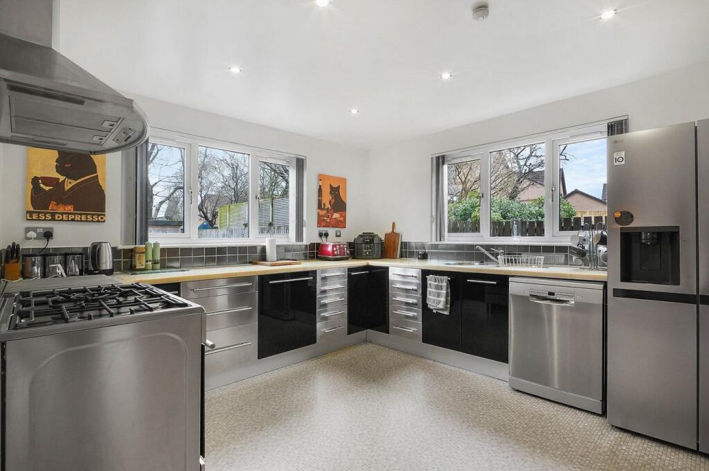 House in Kilwinning, North Ayrshire - View 4