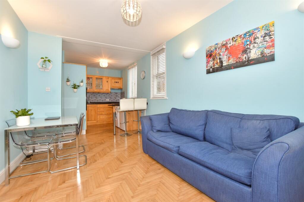 Apartment in Herne Bay, Hunter's Forstal, Oxenden - View 5