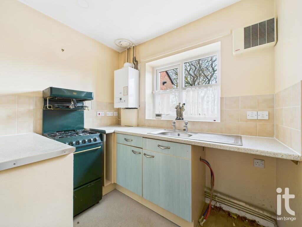 Ash Close, Great Moor, Stockport, SK2 photo 3