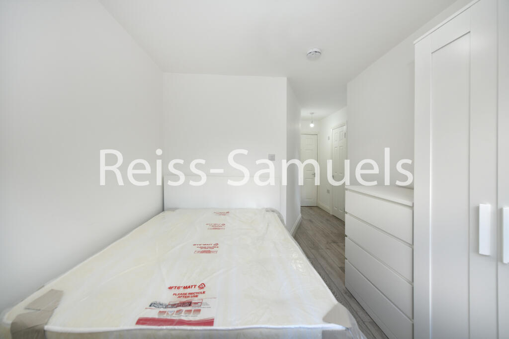 6 bedroom terraced house for rent