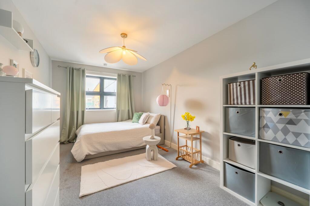 Apartment in London - More