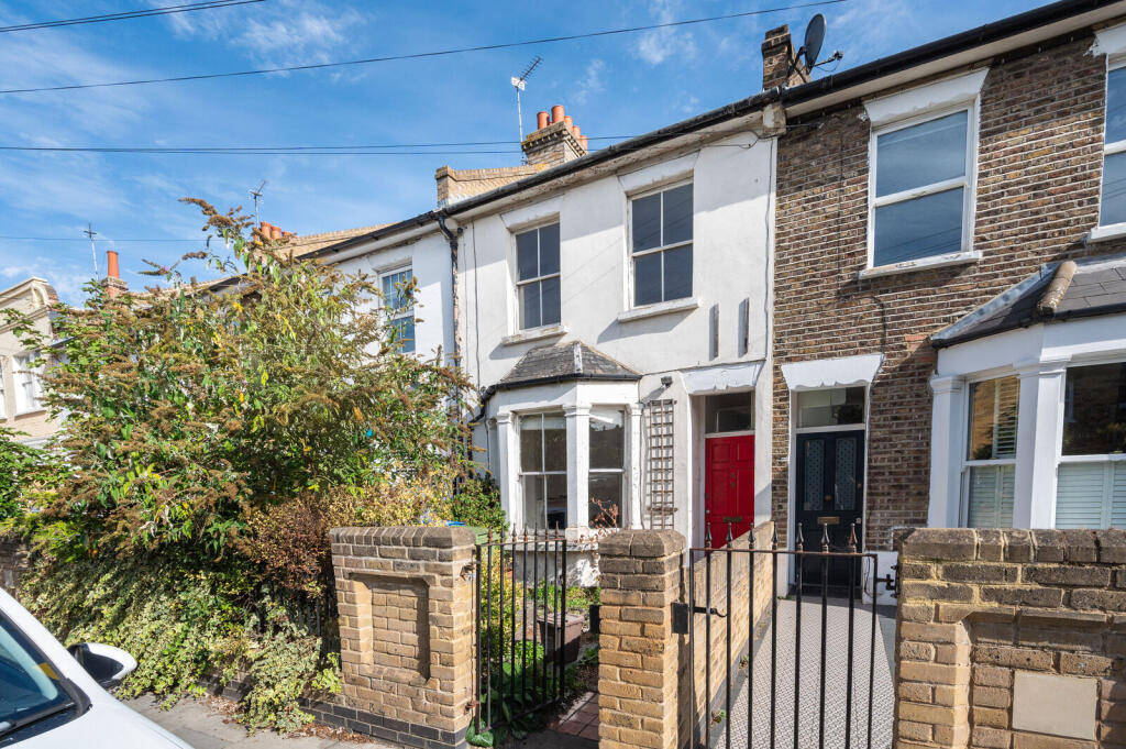 3-bed terraced on Sternhall Lane, East Dulwich, London, SE15, £800,000