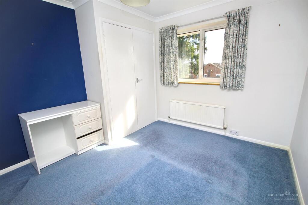 Hillview Close, Tilehurst, Reading – další