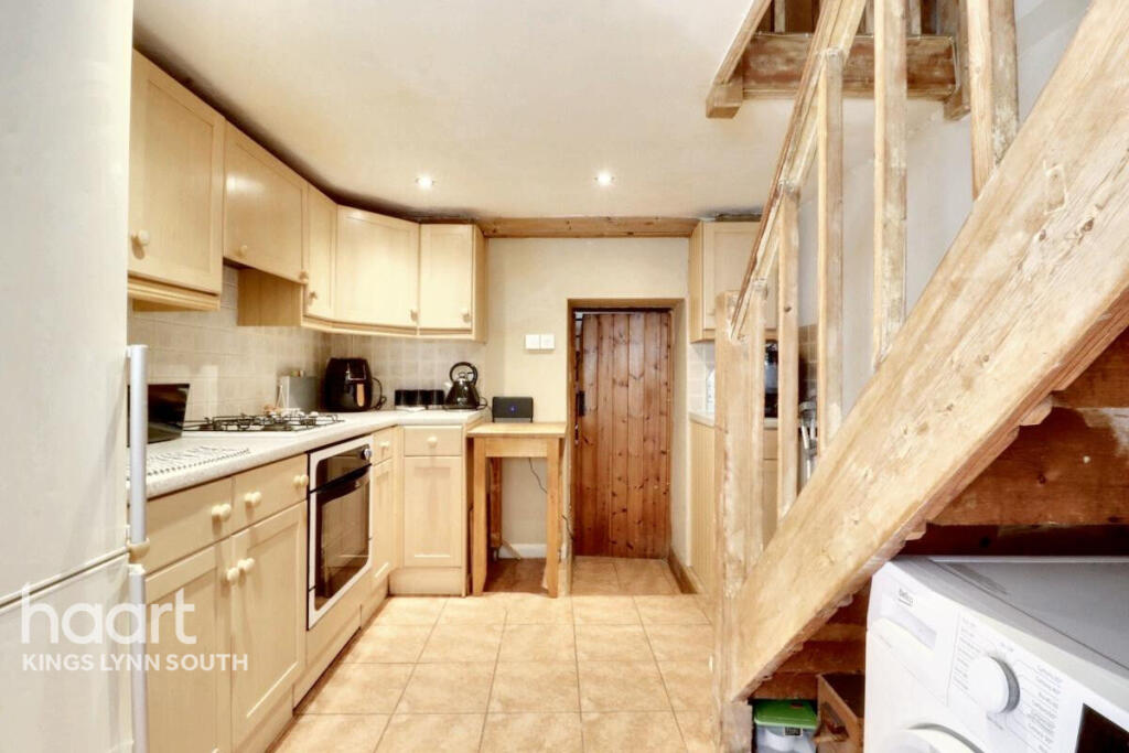 21, Smithy Road, Ingoldisthorpe photo 3