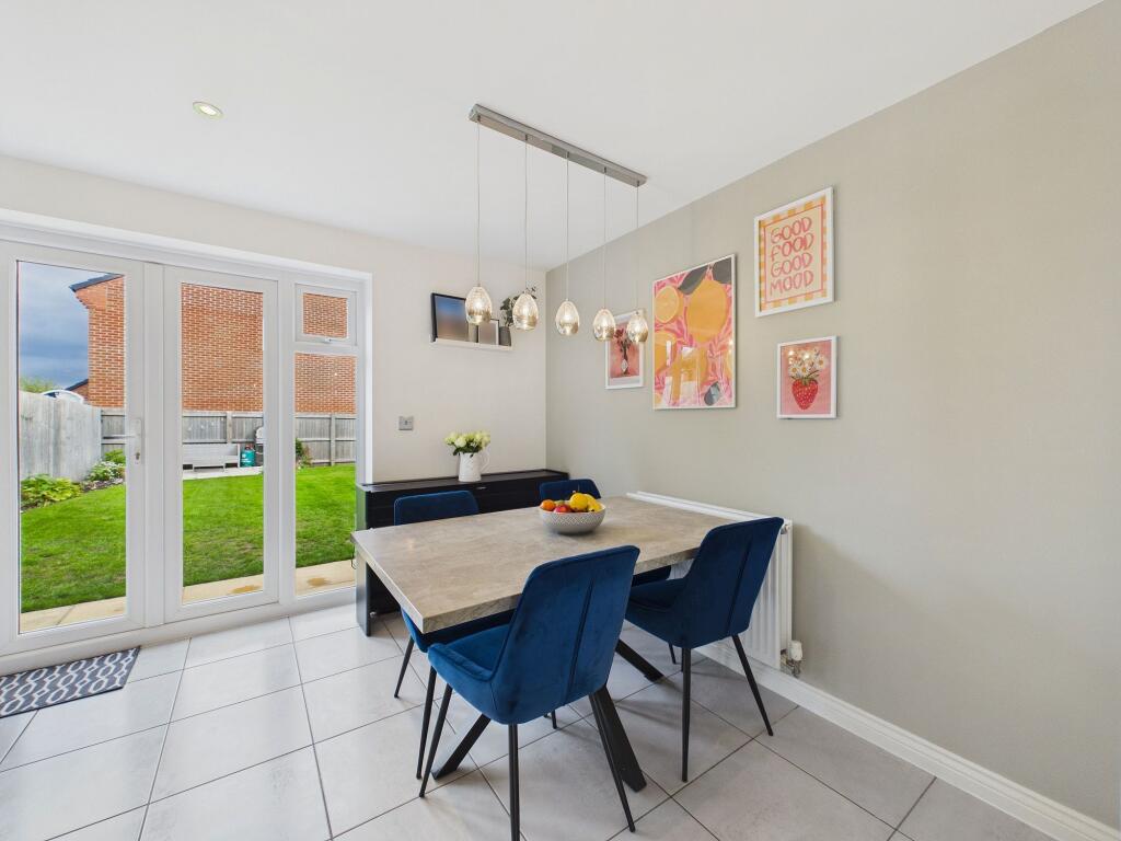 House in Farndon, Cheshire West and Chester - More
