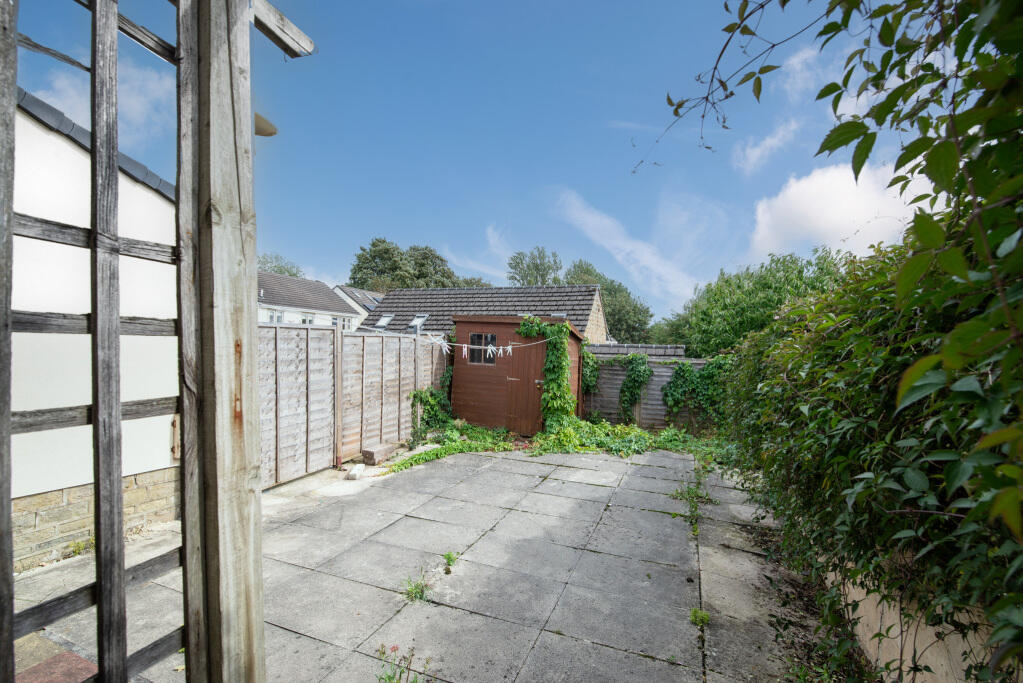 House in Bradford, Priestthorpe, Bingley - View 4