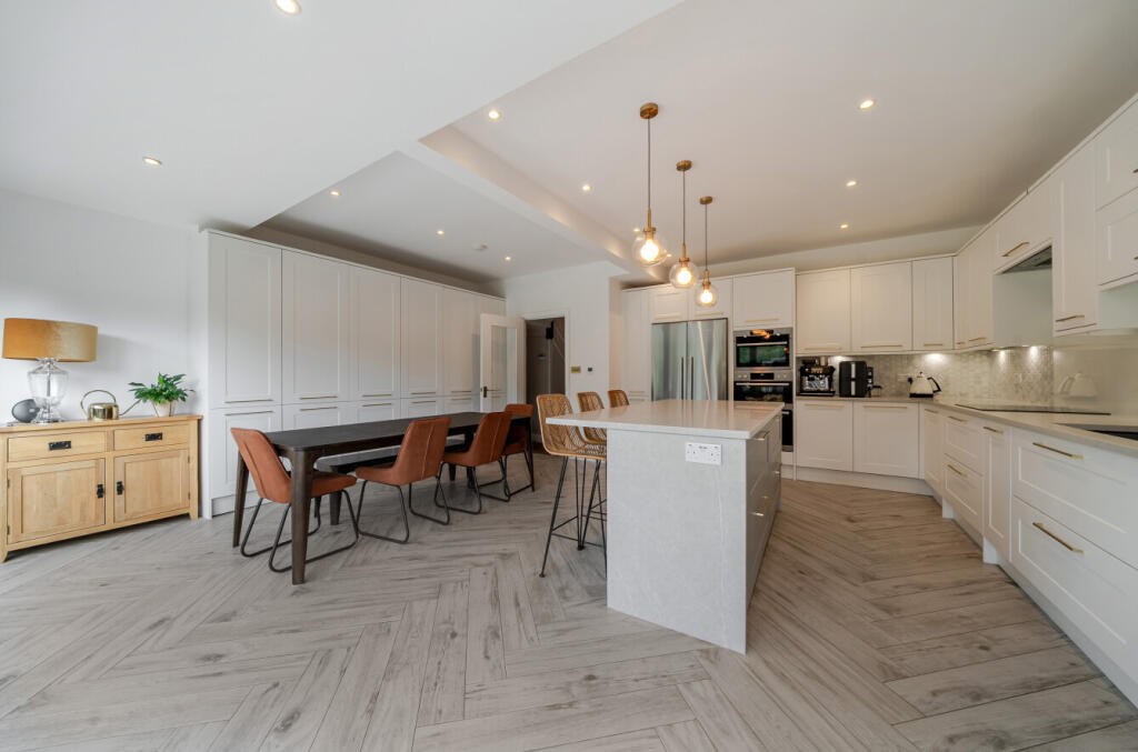 House in Bromley - View 5
