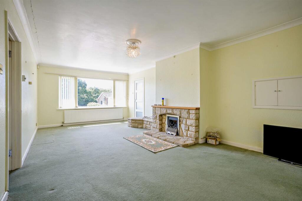 House in Highcliffe-on-Sea, Highcliffe and Walkford - View 3