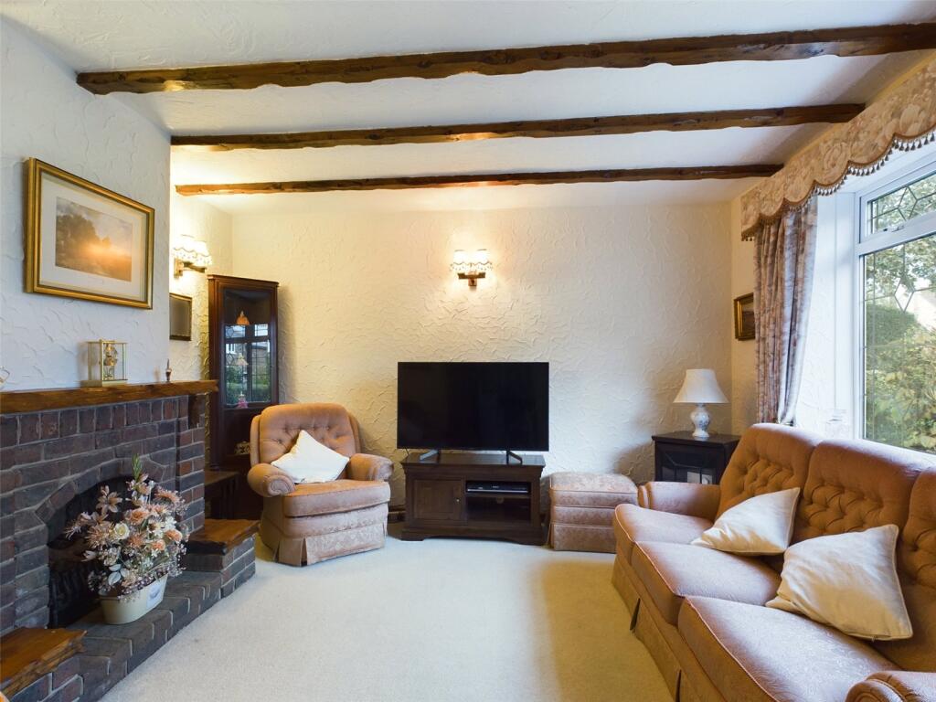 Whittington Road, Hutton, Brentwood, Essex, CM13 photo 2