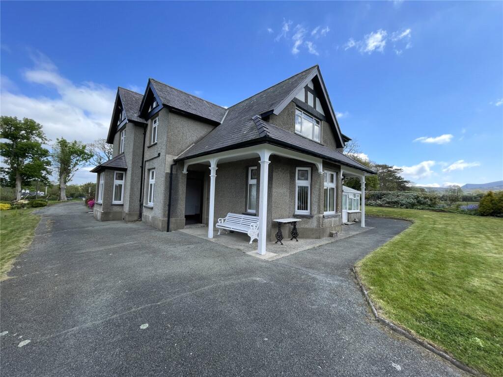 Main image of property: Bontnewydd, Caernarfon, Gwynedd, LL54