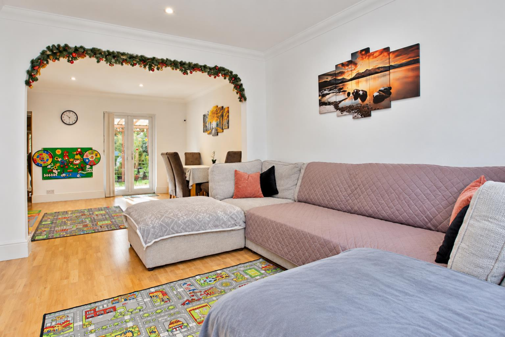 House in Watford - View 5