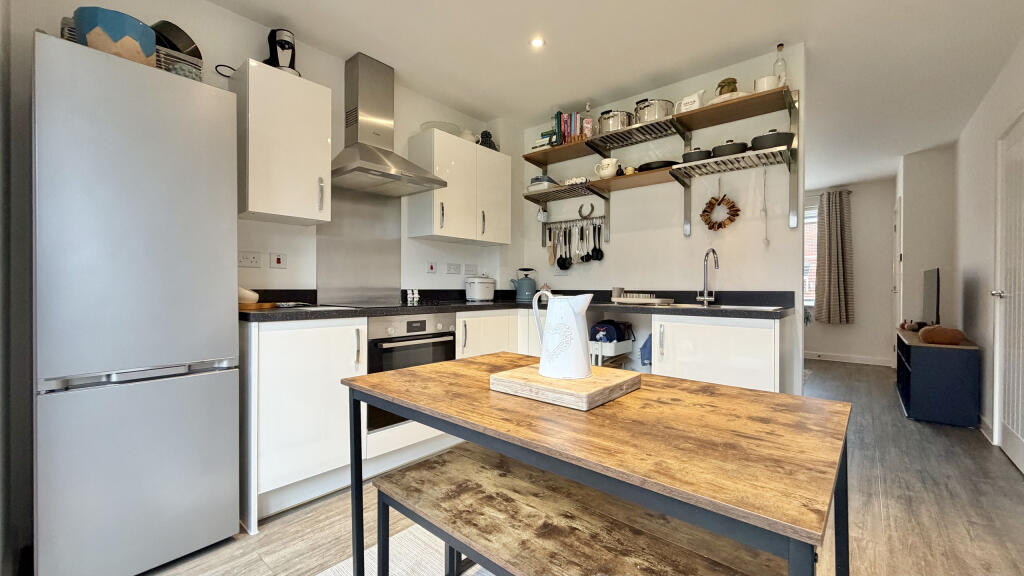 2-bed terraced on Lukes Close, Wellington, £250,000