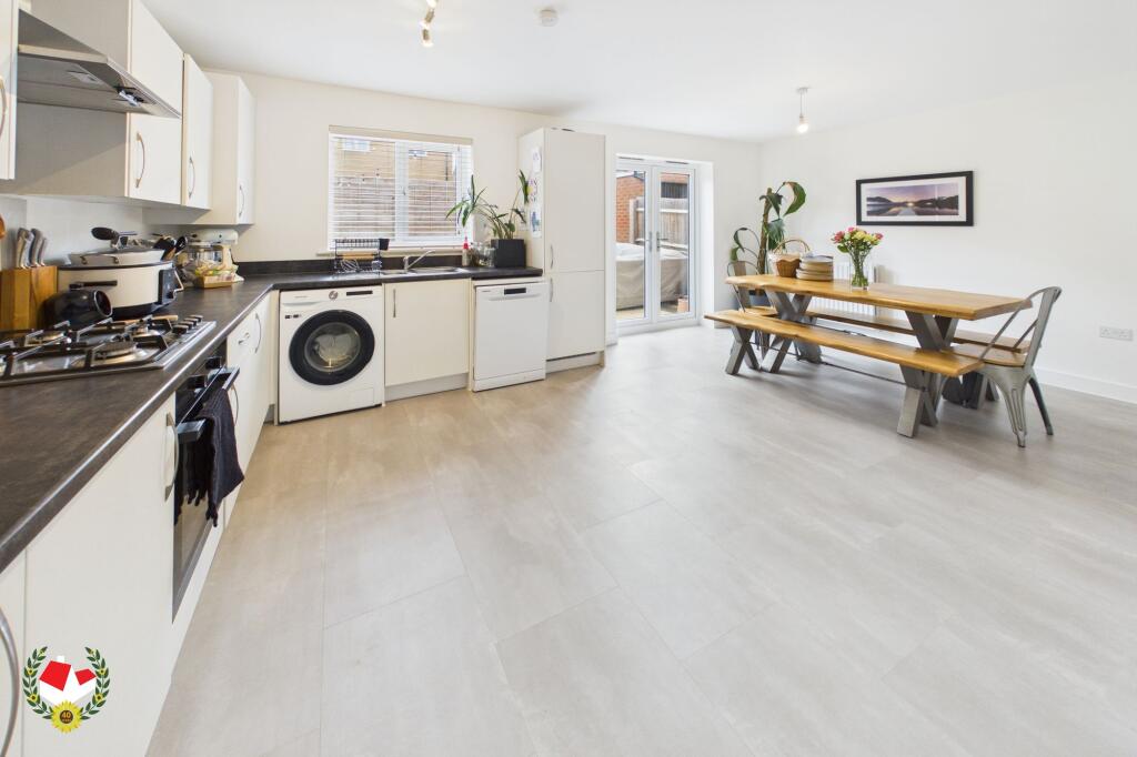 House in Gloucester - View 4