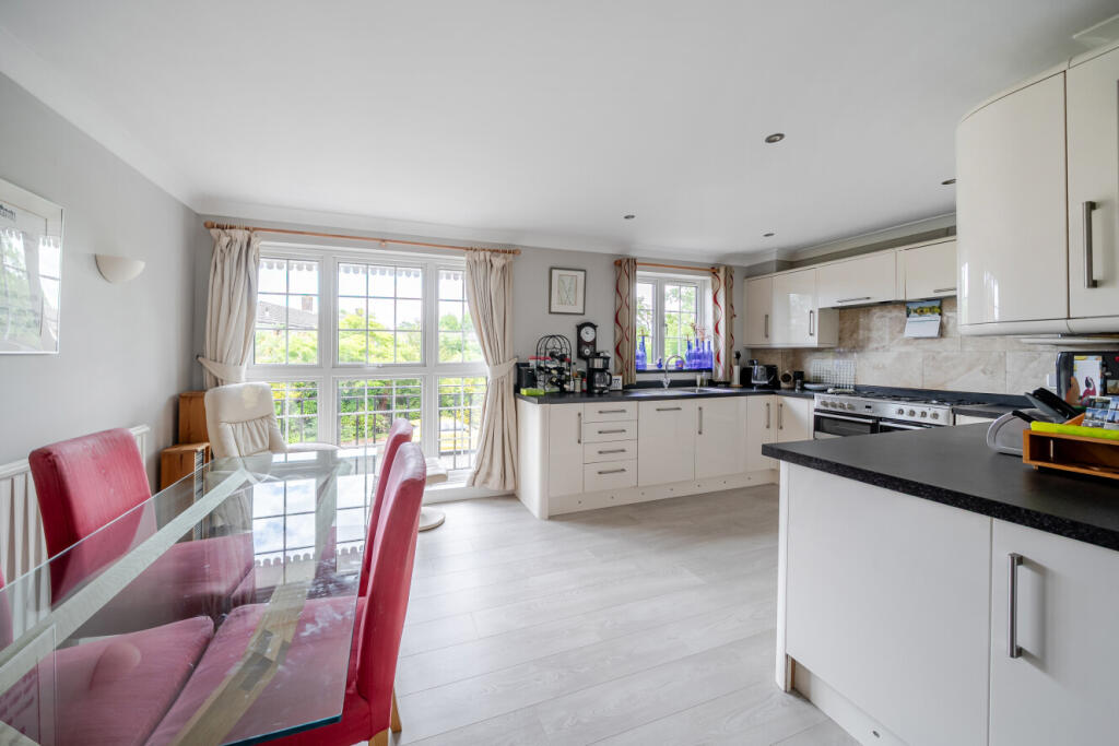 House in London, Shortlands - View 5