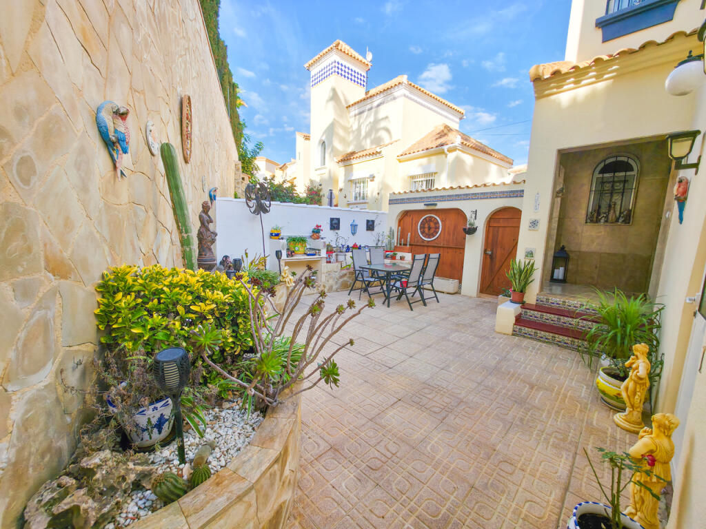 Main image of property: Valencia, Alicante, Villamartin