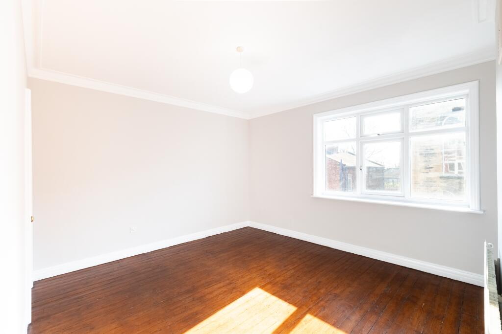 House in Leeds, Gledhow Park, Chapel Allerton - More