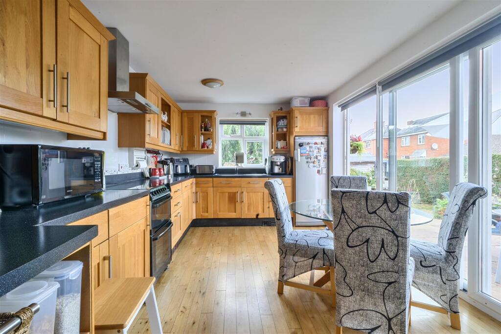 House in Wellington, Westford - View 5