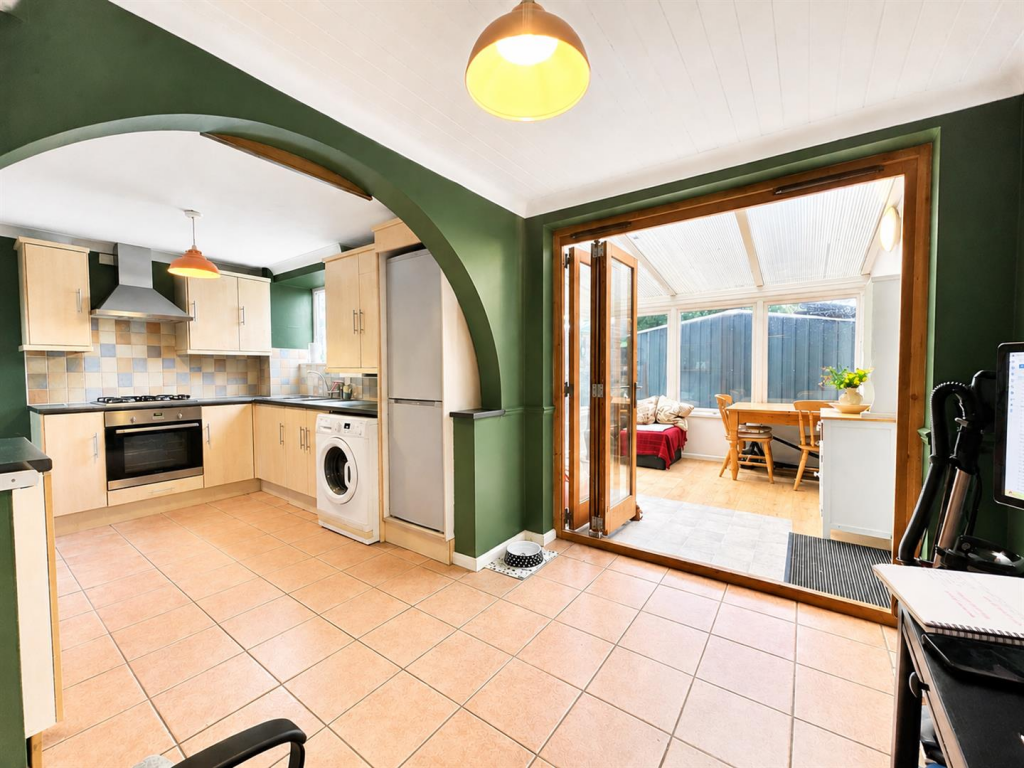 House in Milton Keynes, Far Bletchley, West Bletchley - View 4
