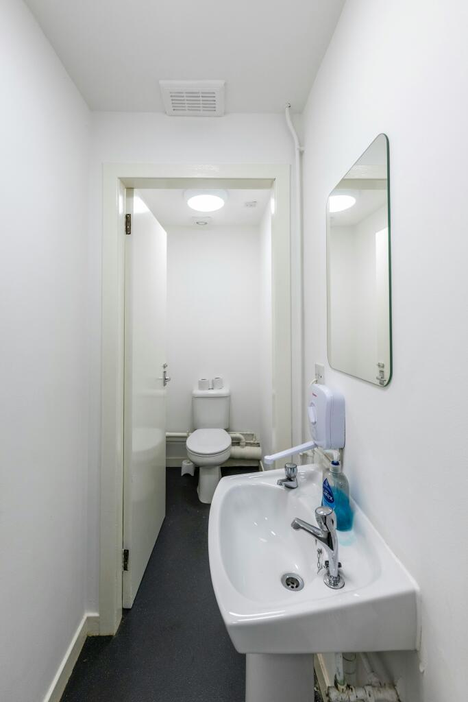 WellheadsTrading_089HDR.jpg