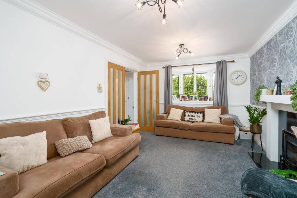 Hunters Lane, Simmondley, Glossop, SK13 6XX photo 4