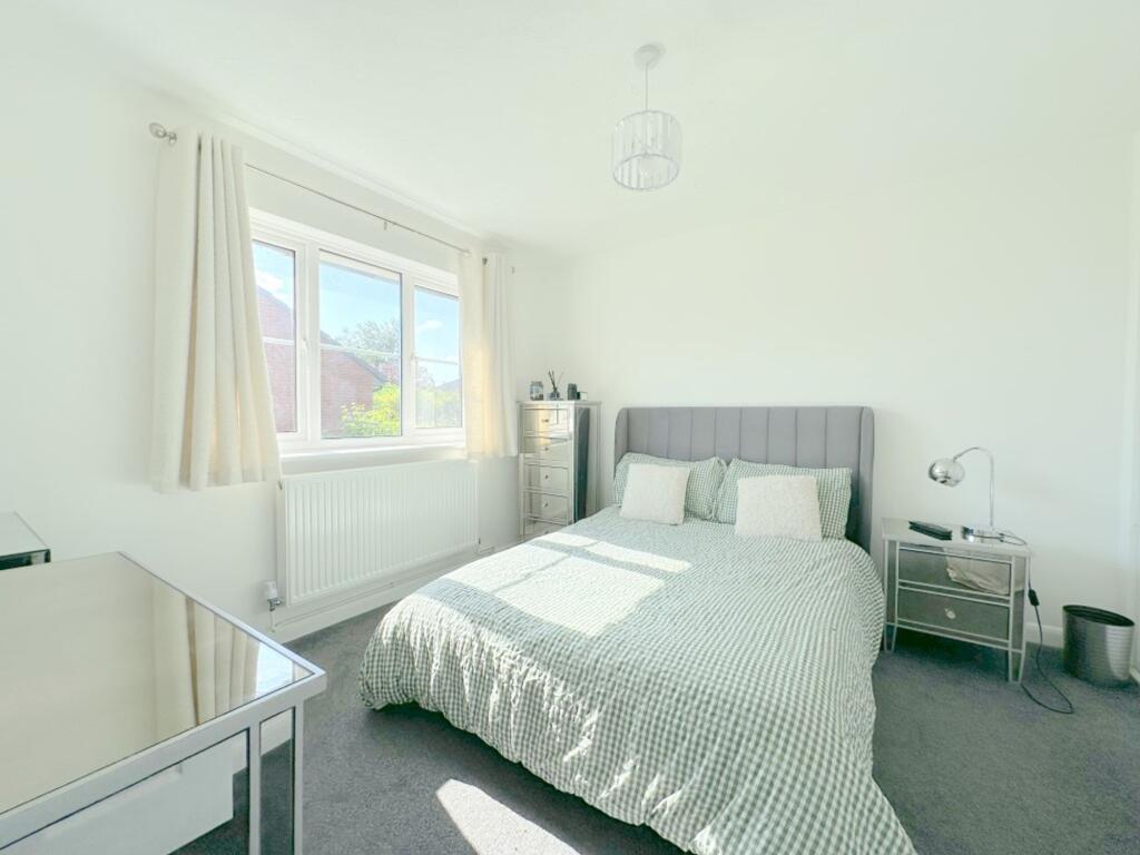 House in Luton - More