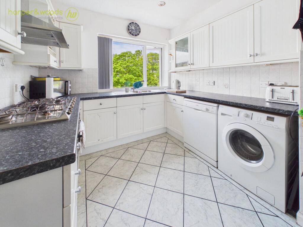 Apartment in Wirral, Liverpool City Region - View 2