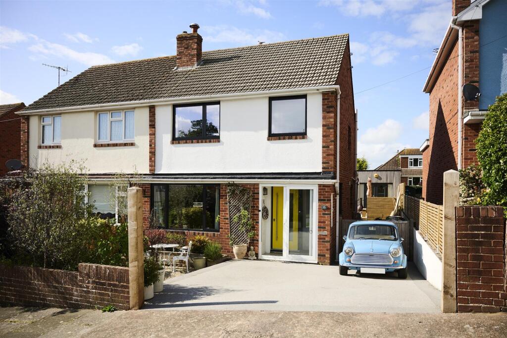 3-bed detached on West Garth Road, Exeter, £450,000