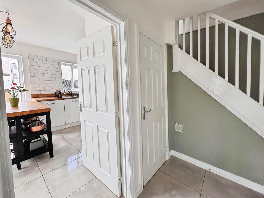 House in Plymouth, Oreston - More