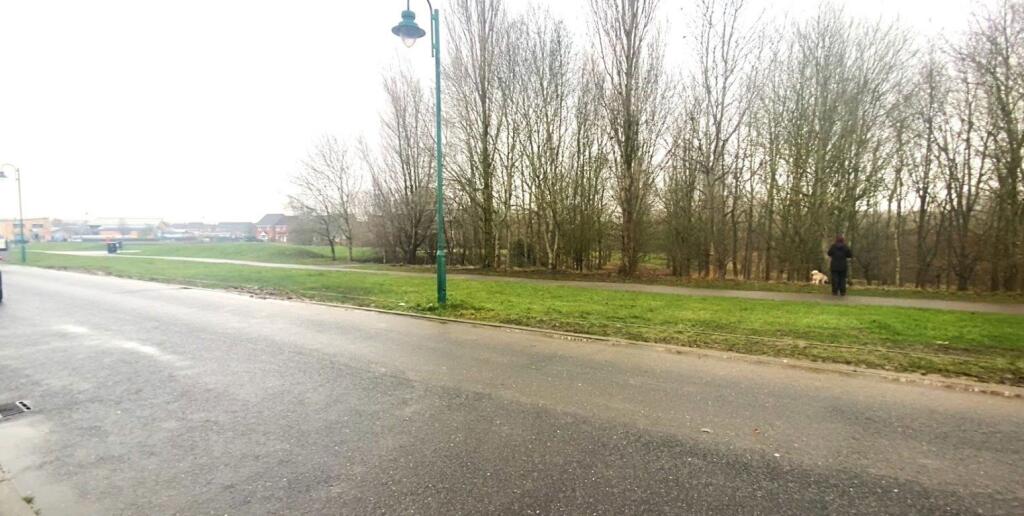 Main image of property: Single Garage To Let