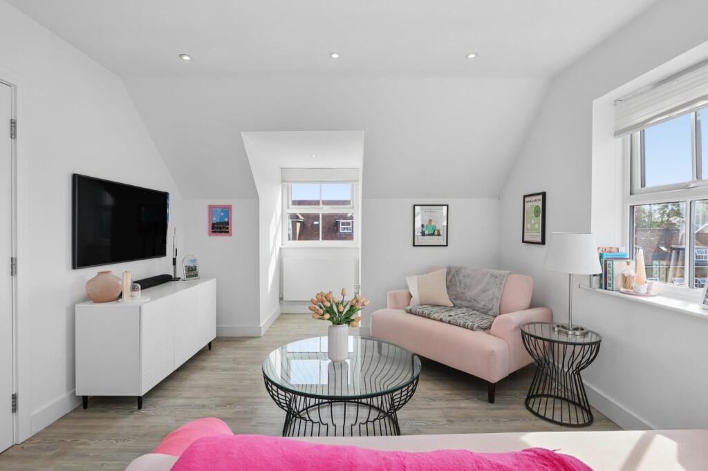 Apartment in Kingston upon Thames - More