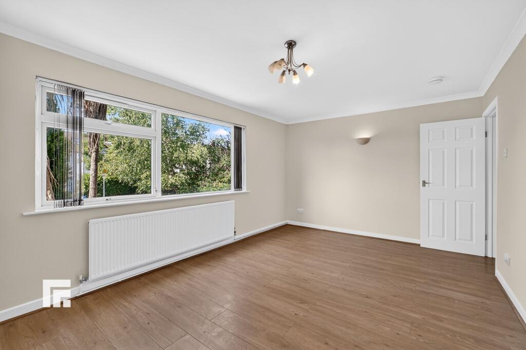 Apartment in Cardiff, Rhiwbina - View 3