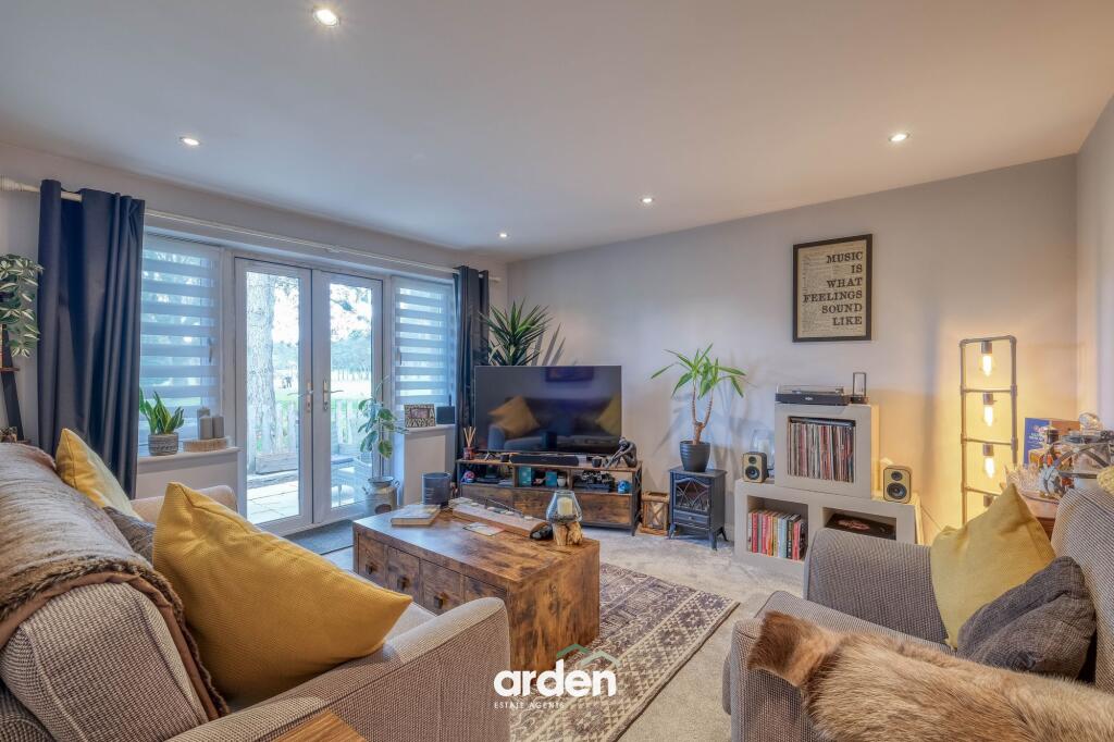 Apartment in Birmingham, Kineton Green - View 2