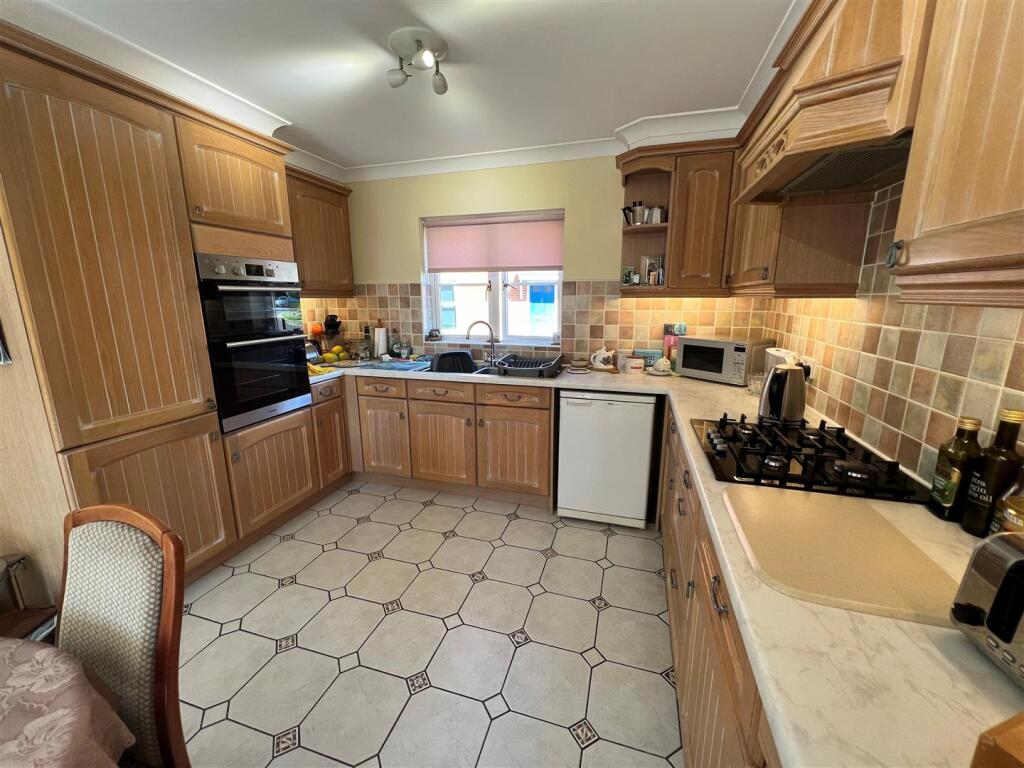 Hawthorn Avenue, Gillingham - View 3