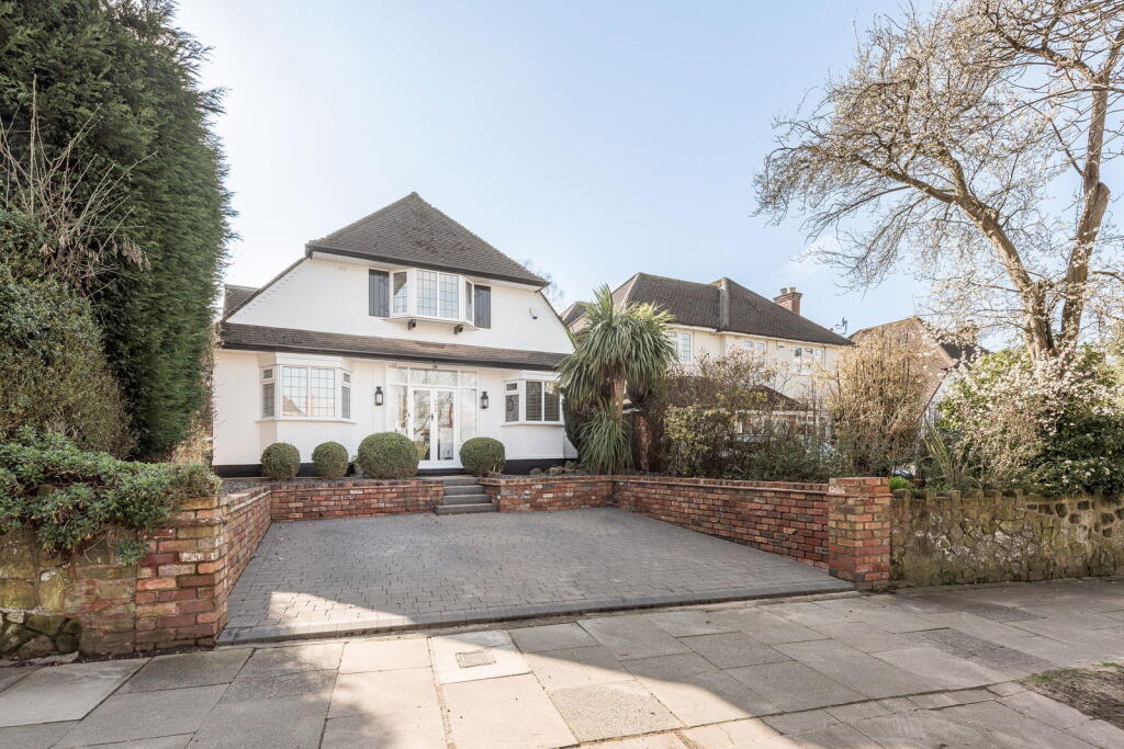 House in Sutton Coldfield, Whitehouse Common - View 2