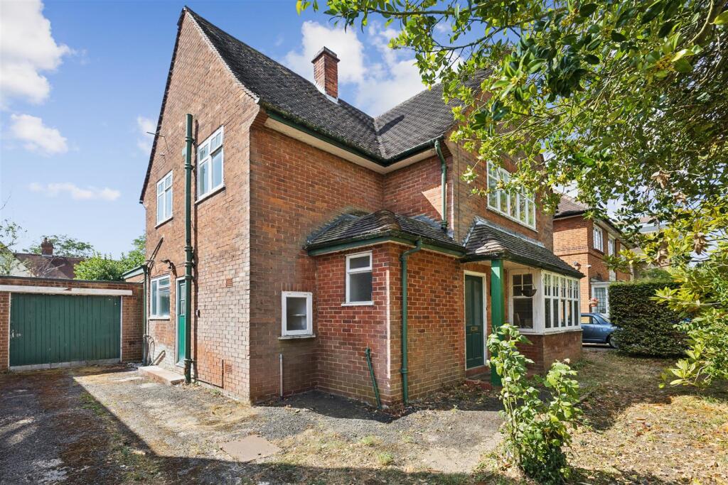Main image of property: Pixmore Way, Letchworth Garden City