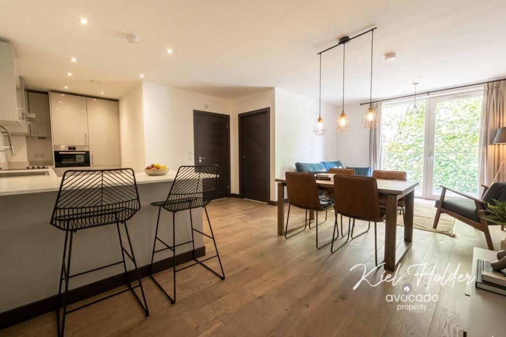 Apartment in Reading - View 4