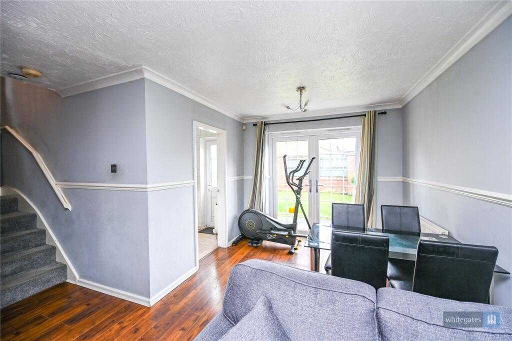 Newark Close, Liverpool, Merseyside, L36 – další