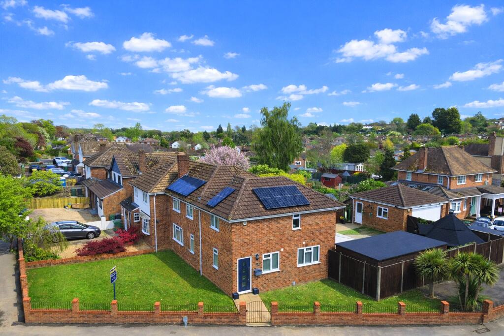 Main image of property: Dark Lane, Tilehurst, Reading, Berkshire, RG31